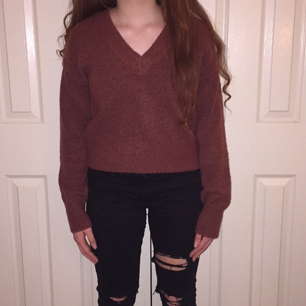 GB V-neck Sweater
